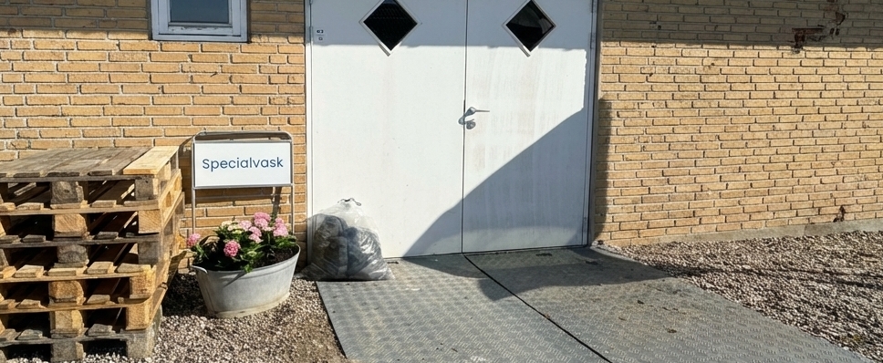 Indlevering af hestedækken ved Specialvask.dk